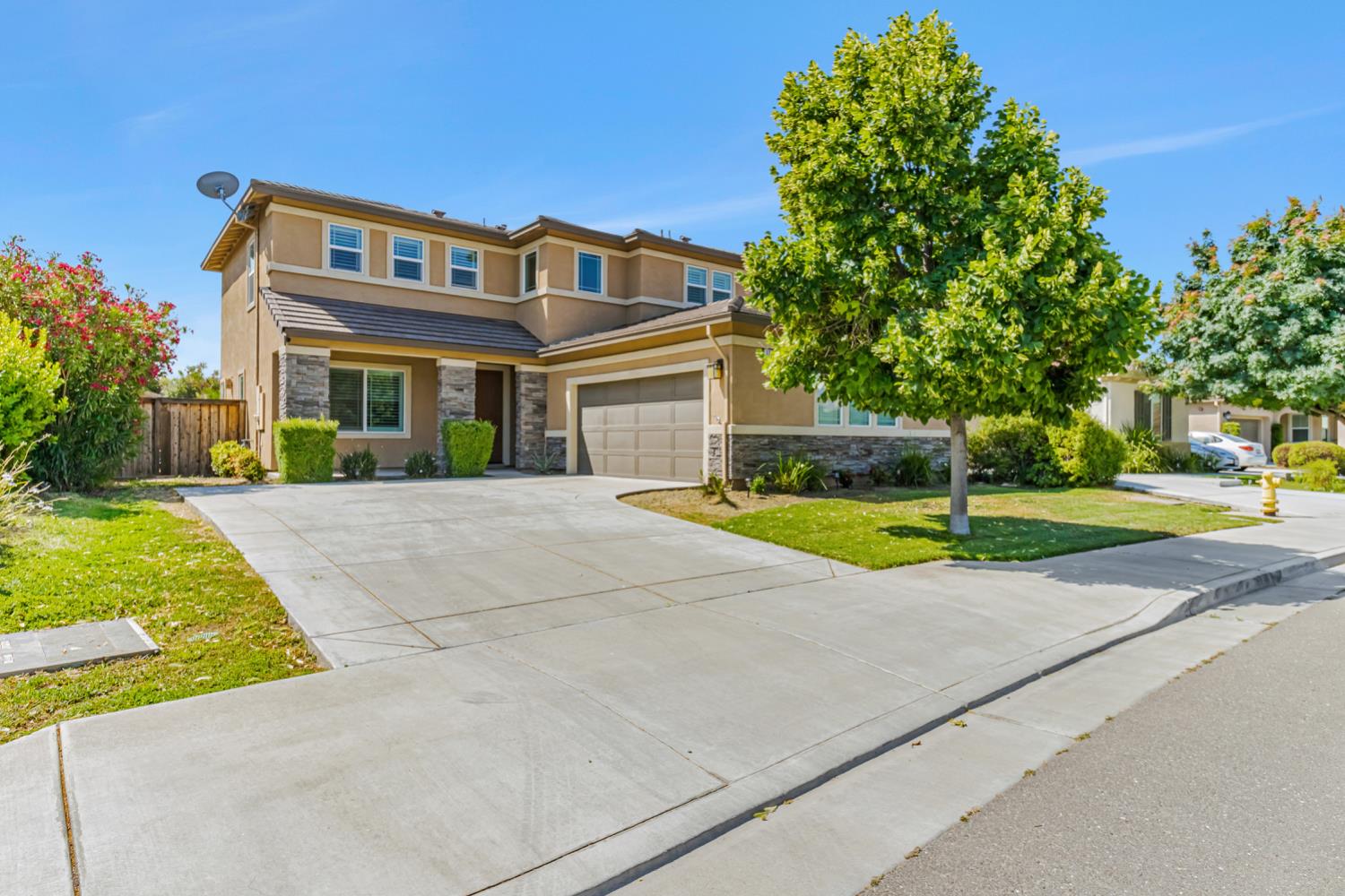 1726 Hummingbird Way