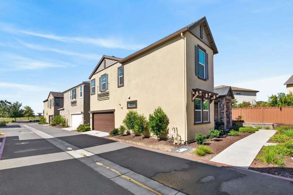 1732 Bounds Lane