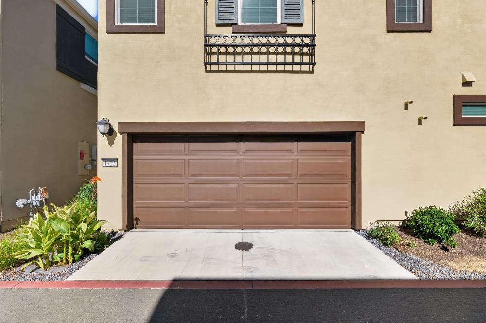 1732 Bounds Lane