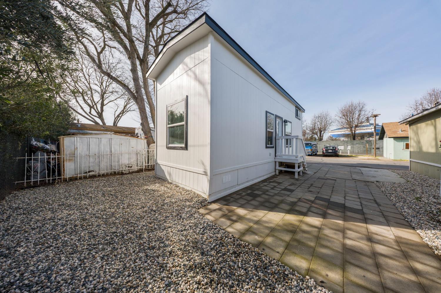 1224 E Gum Avenue 36