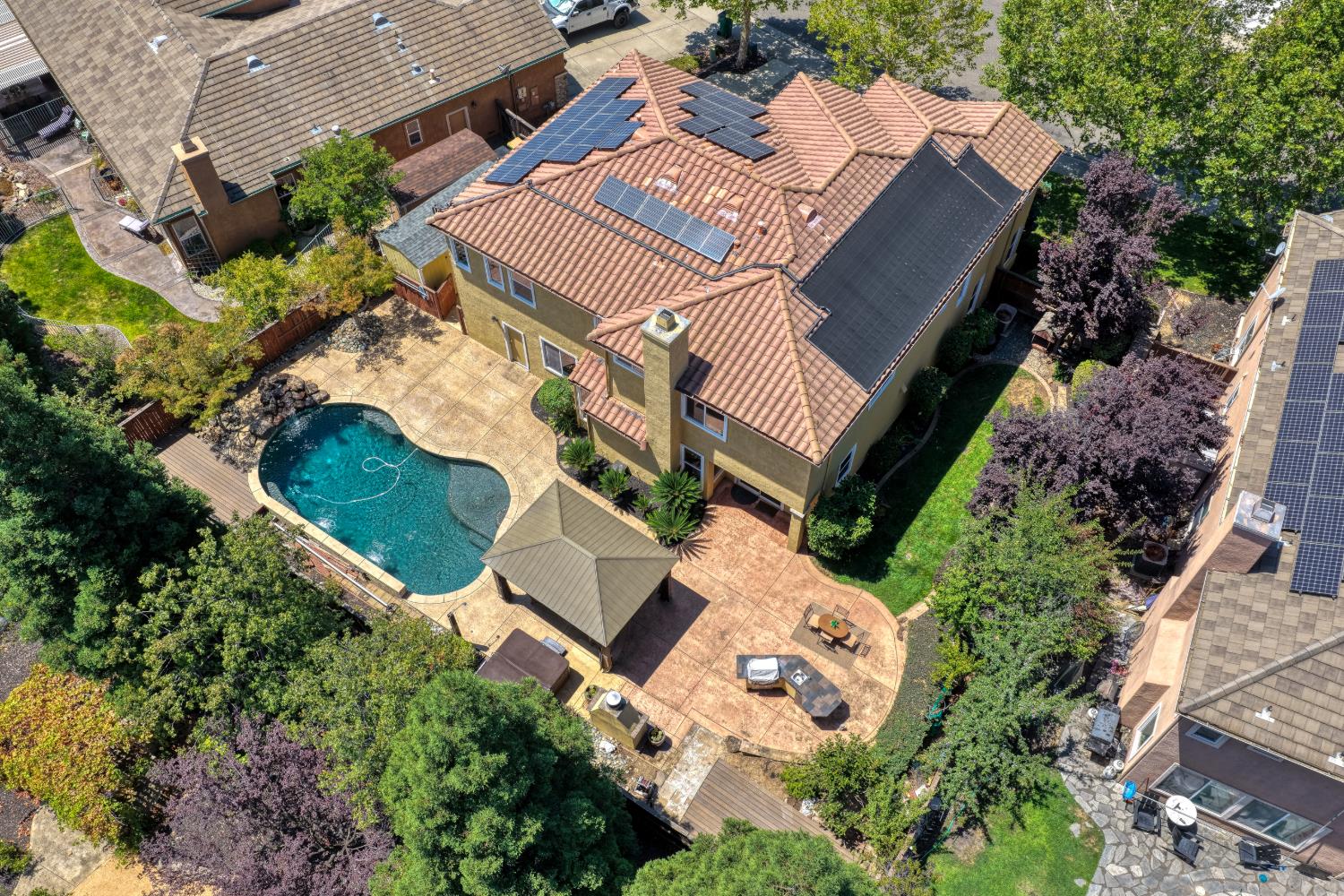 3155 Montrose Way