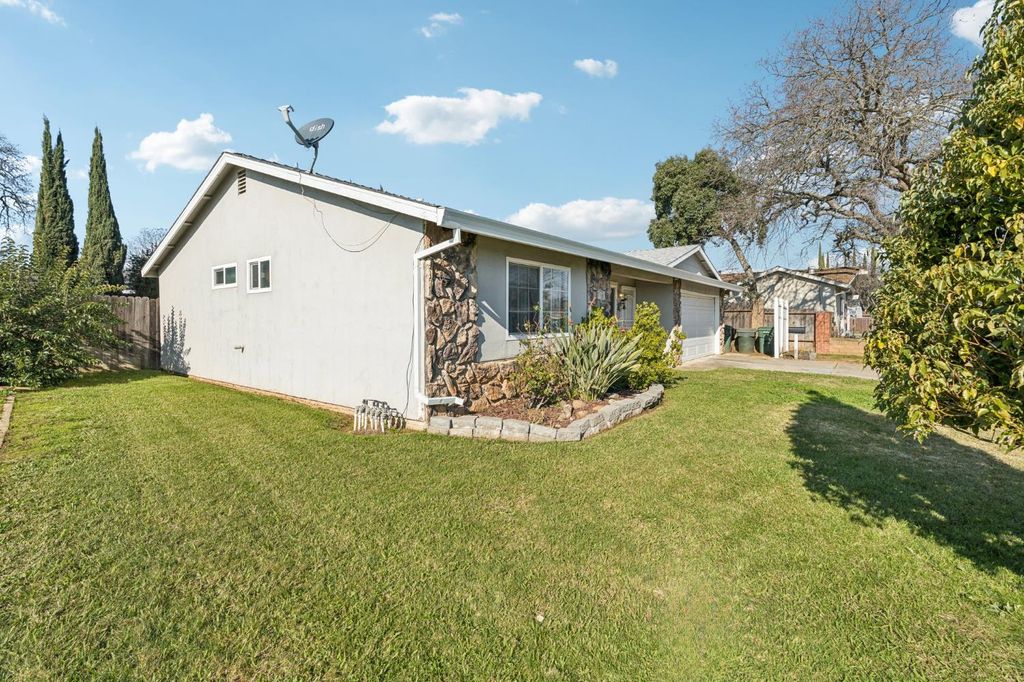 Photo of 5725 Mangrove Court, Orangevale, CA 95662 (MLS # 226005349)