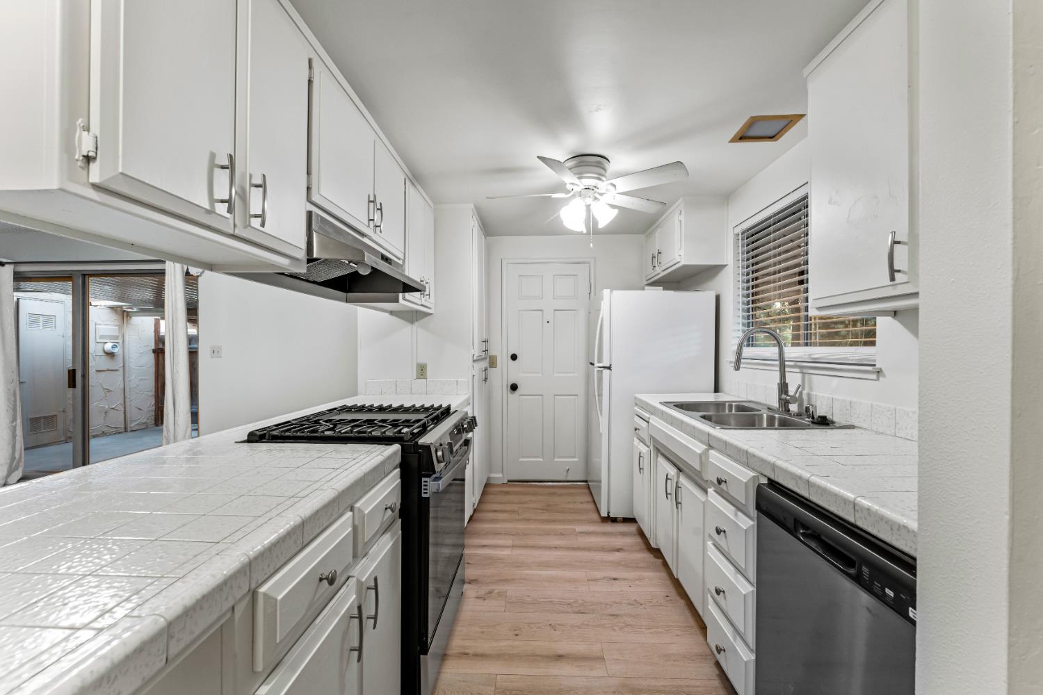 6200 Via Casitas