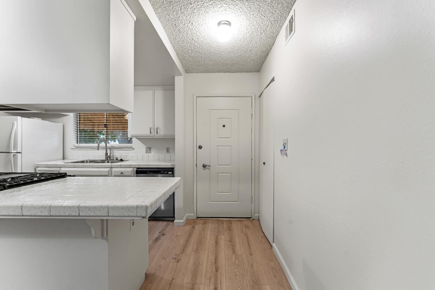 6200 Via Casitas