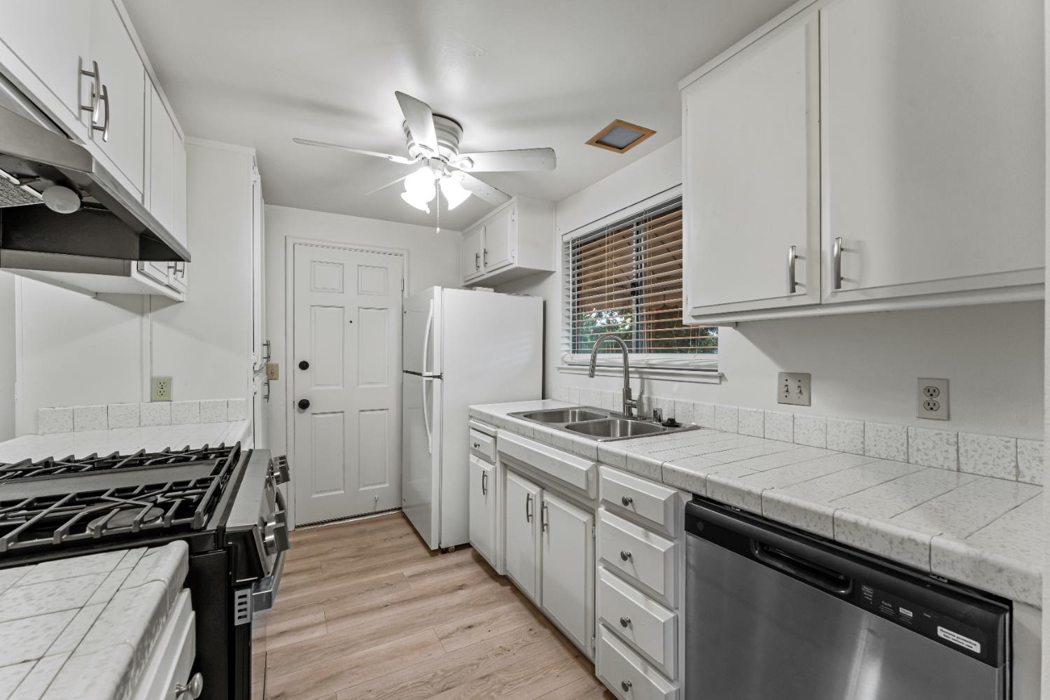 6200 Via Casitas