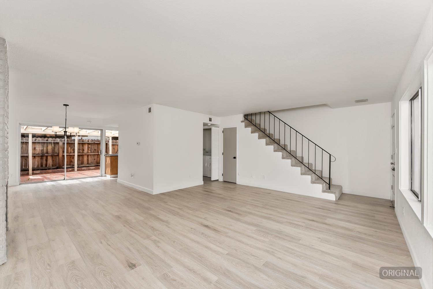 2368 Via Camino Avenue