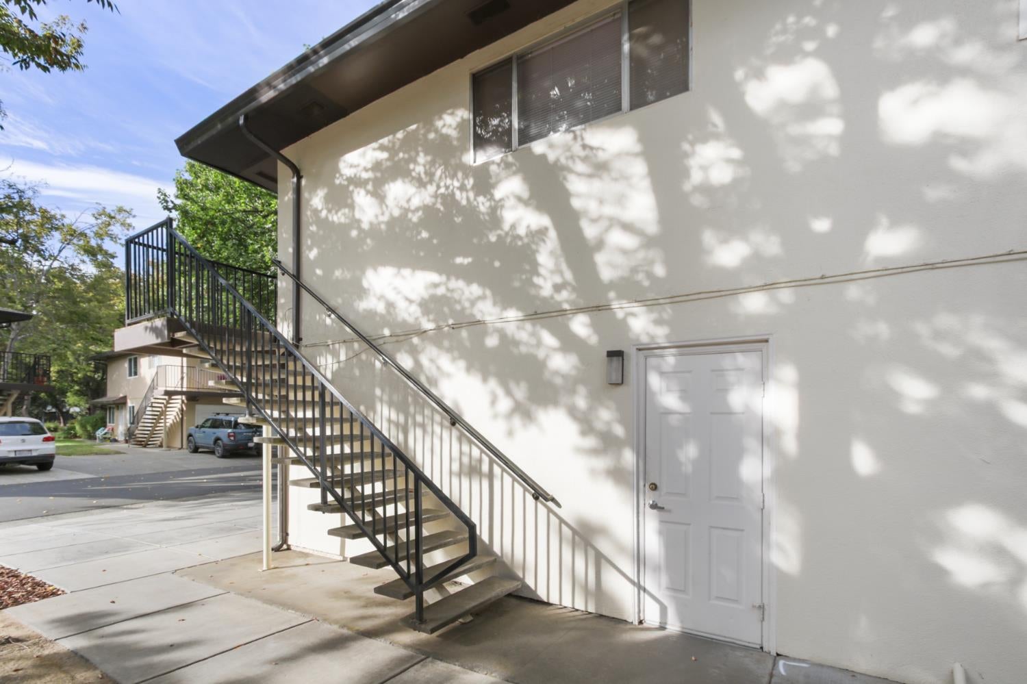 1724 Fremont Court 4