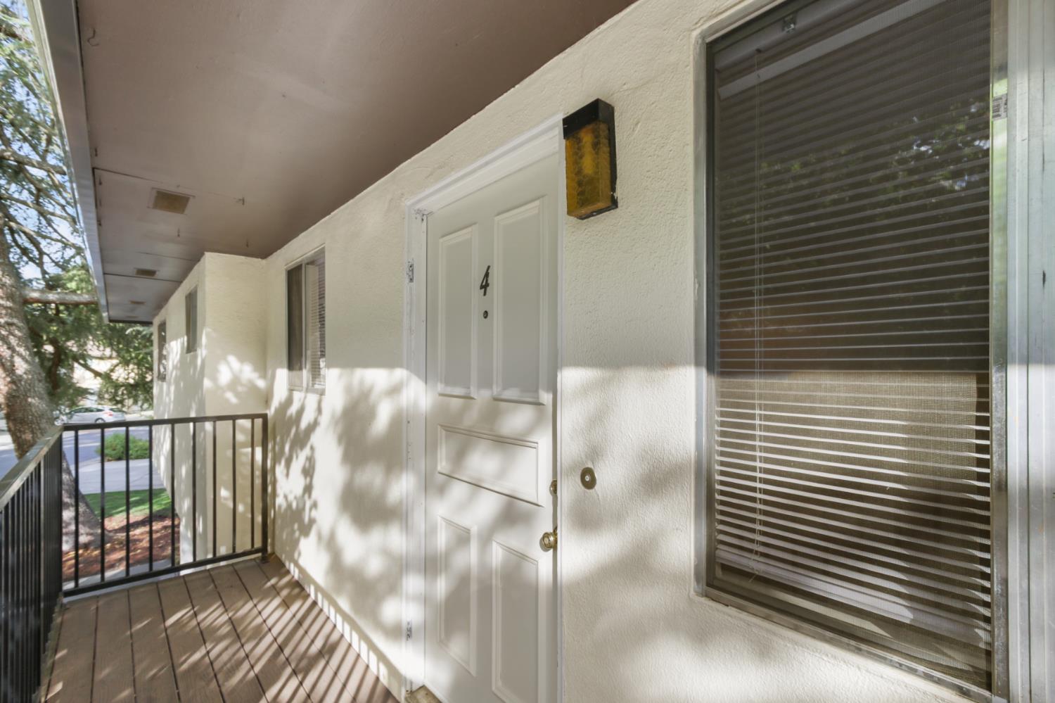1724 Fremont Court 4