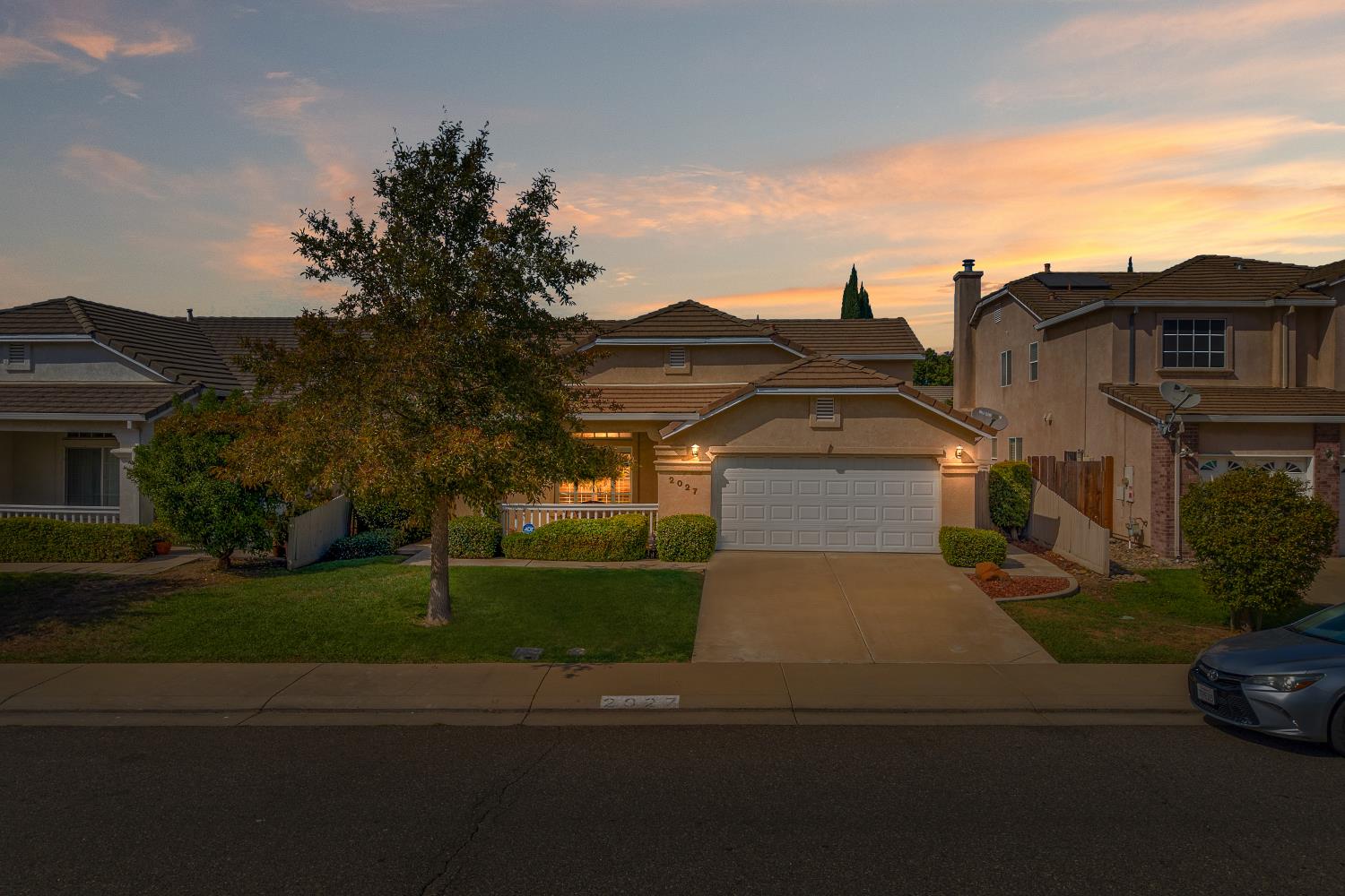 2027 Tennalinde Lane
