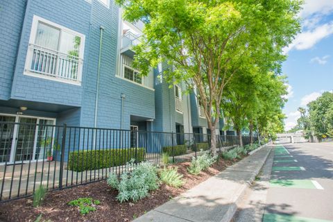 427 Harriet Lane West Sacramento CA 95605