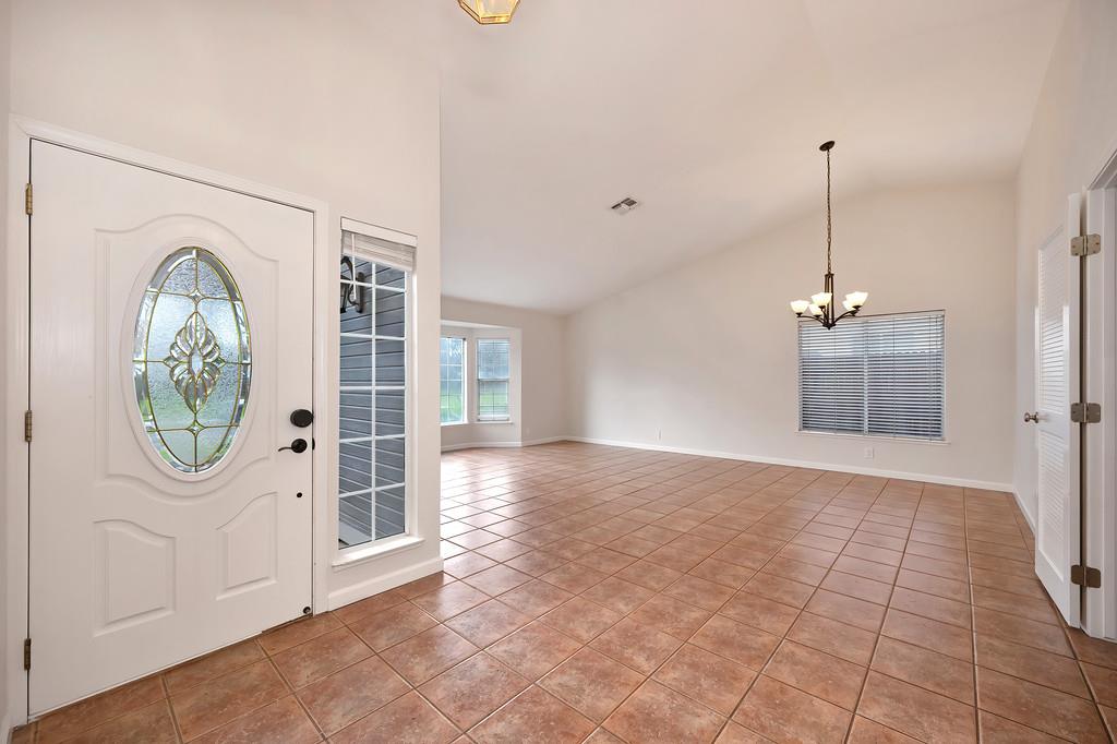 5943 Laguna Villa Way