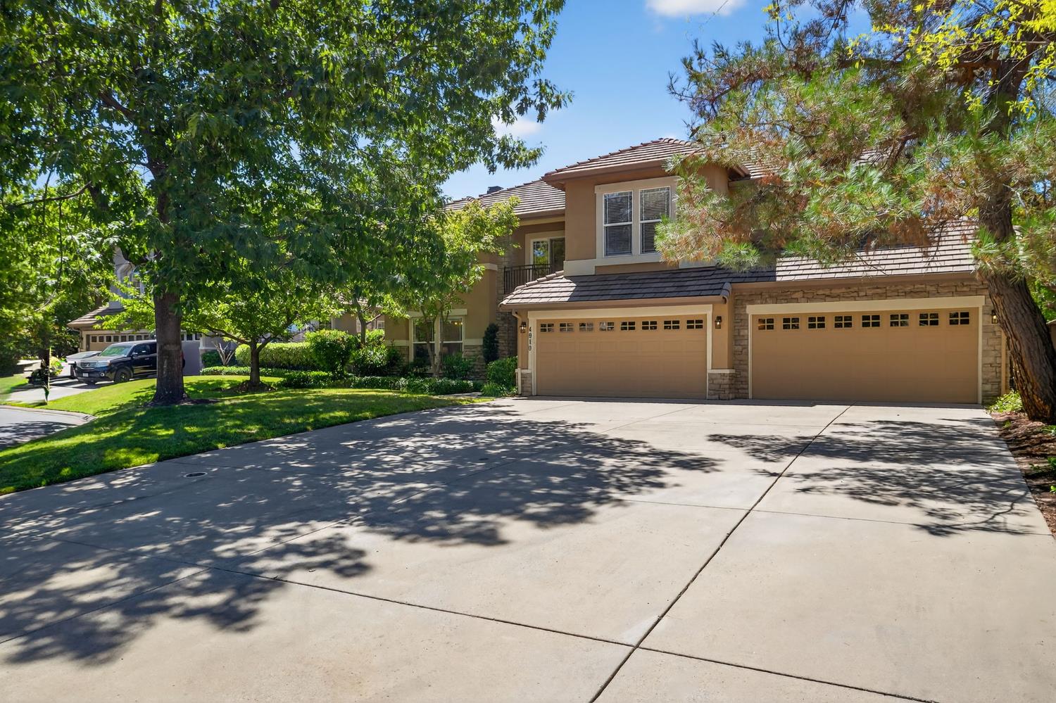 4910 Alondra Court