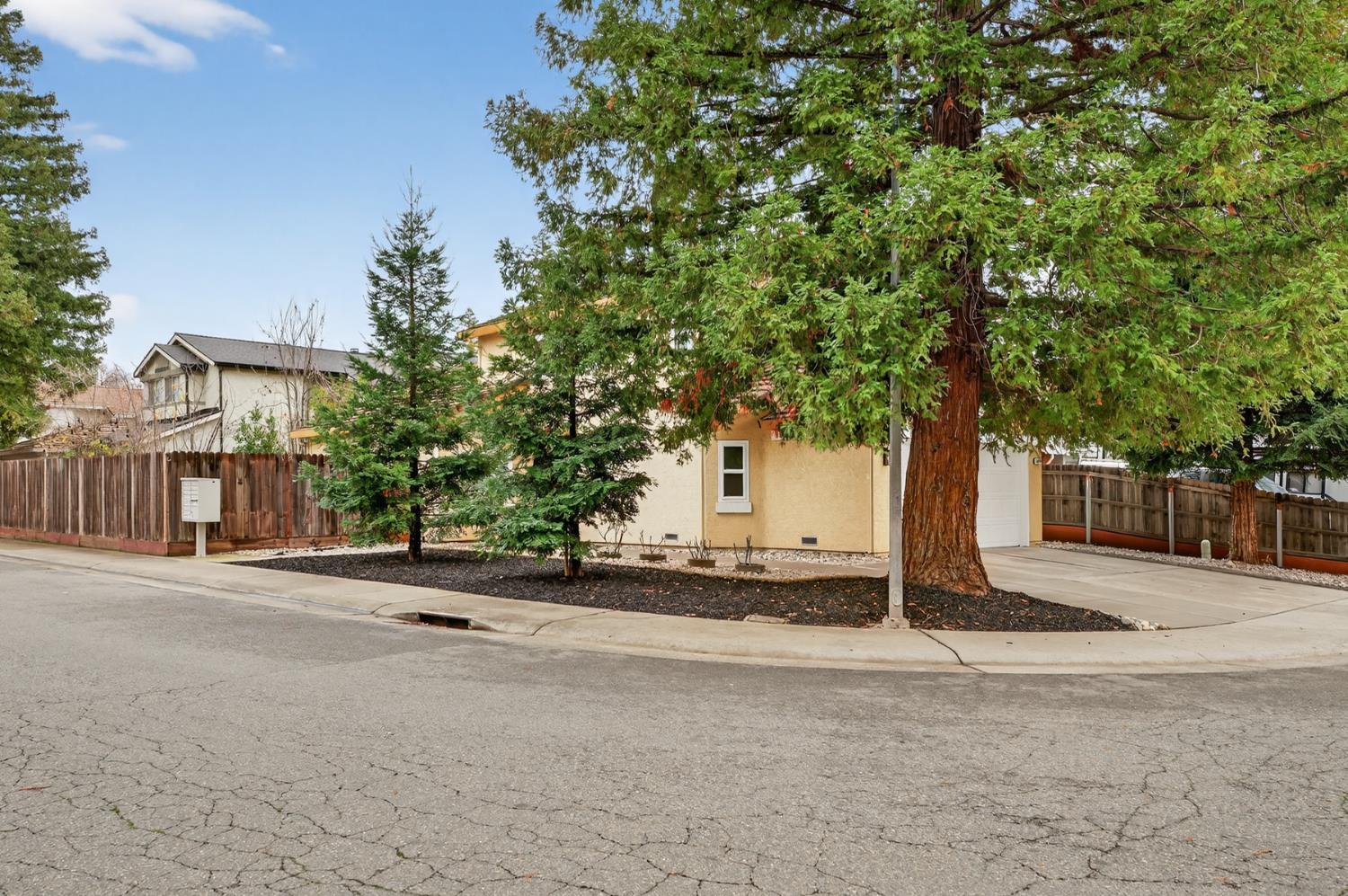 8304 Oakenshield Circle