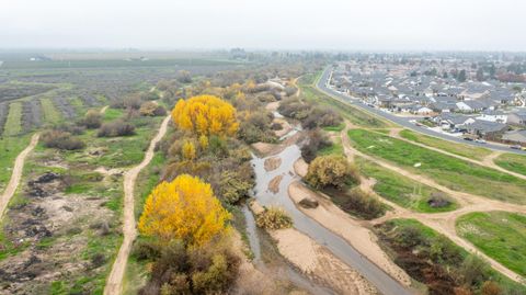 0 W Poplar Avenue Porterville CA 93257