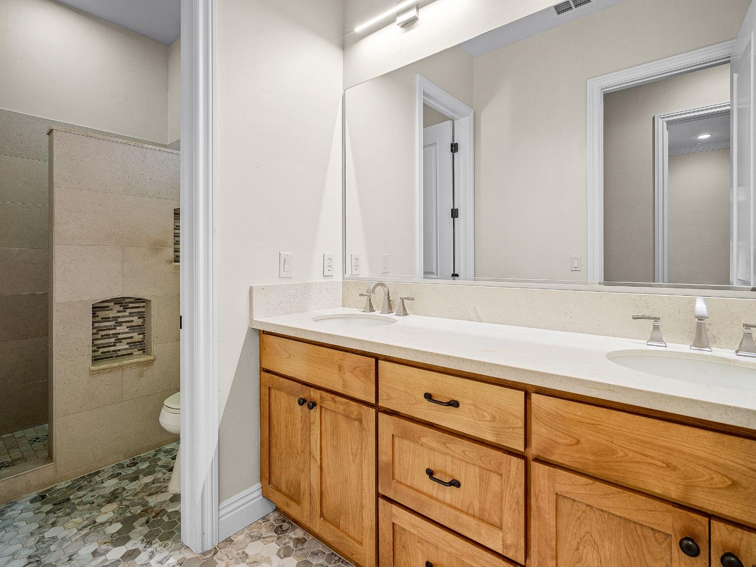 El Dorado Hills, California 95762, United States, 5 Bedrooms Bedrooms, ,3 BathroomsBathrooms,Residential,Active,238378