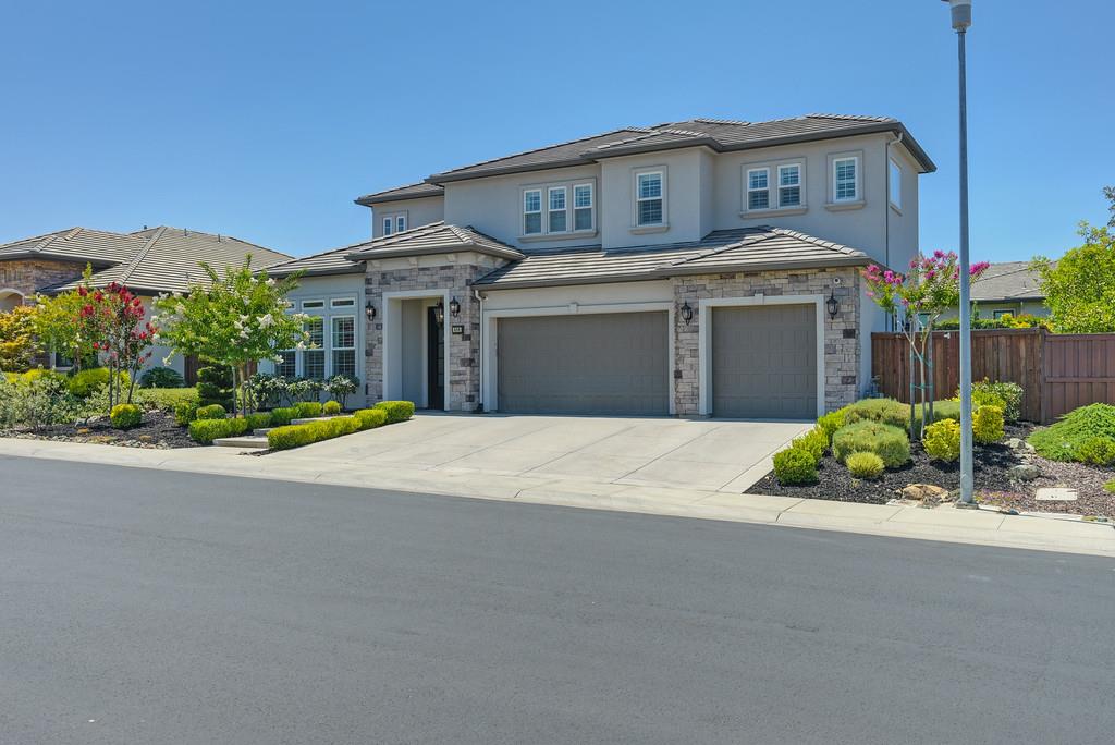 689 Oreno Circle