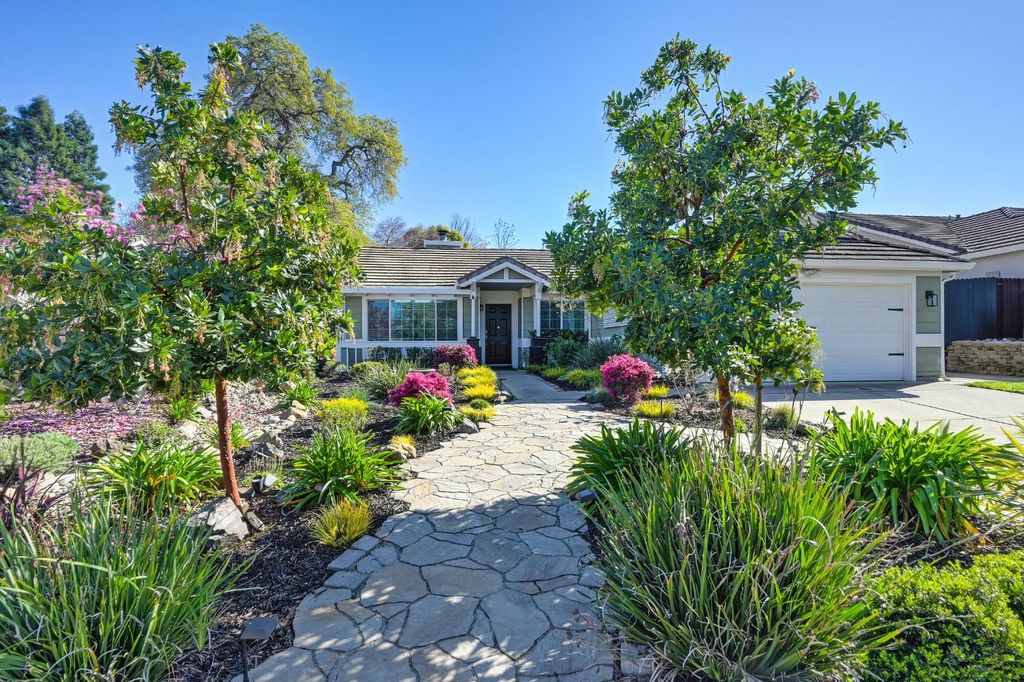 Photo of 3620 Coral Bells Drive, El Dorado Hills, CA 95762 (MLS # 226045198)