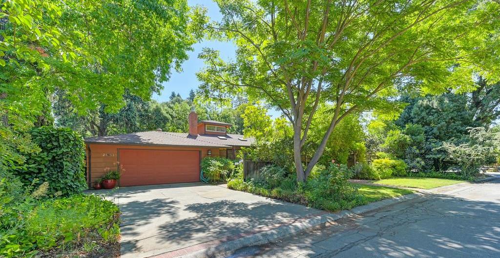 27413 Meadowbrook Drive