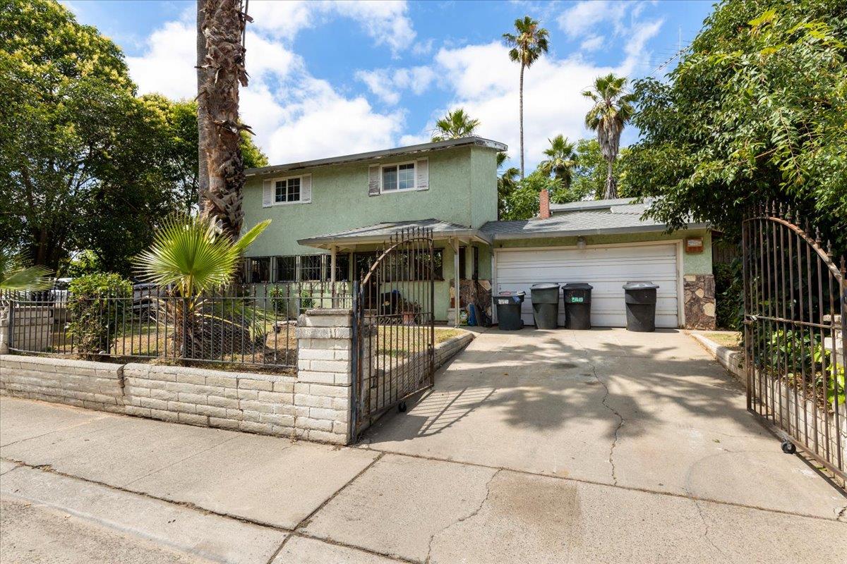 6836 Burdett Way