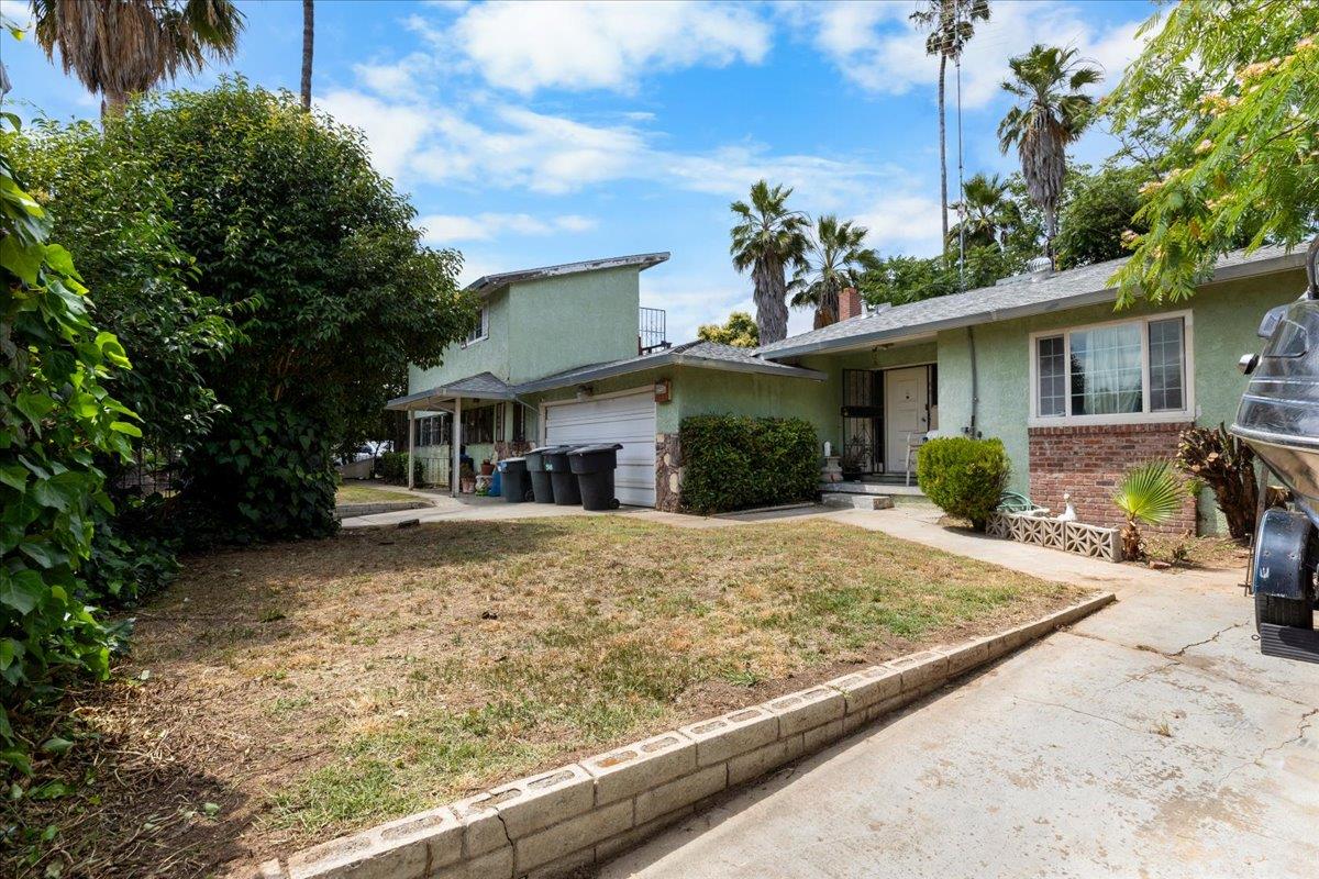 6836 Burdett Way