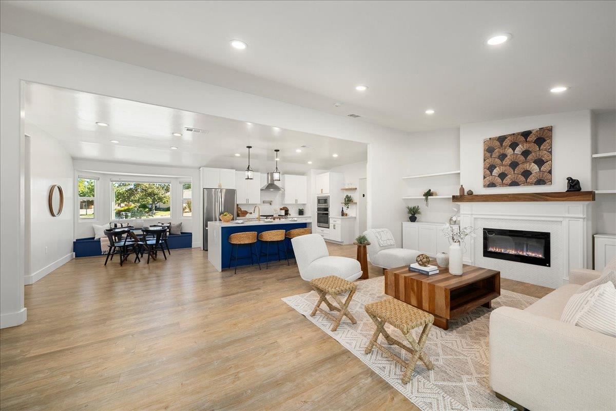 1228 El Encanto Way