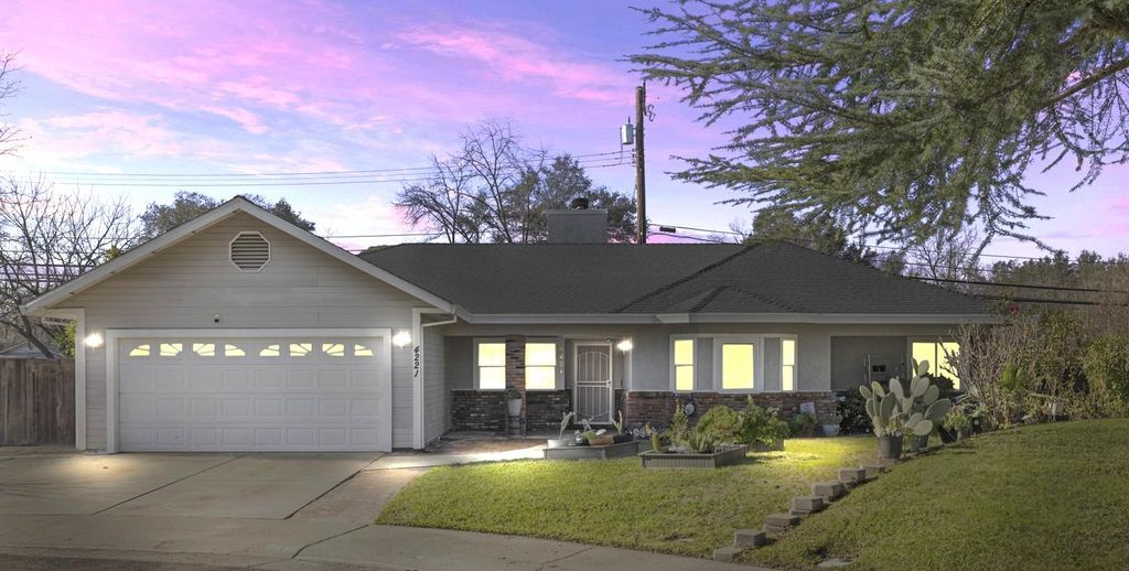 Photo of 4221 Waymar Court, Carmichael, CA 95608 (MLS # 226003108)