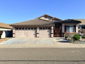 9317 Heathfield Way Sacramento CA 95829