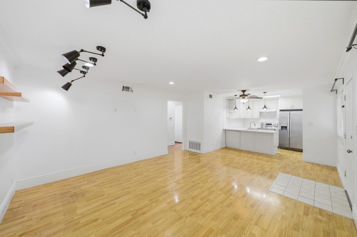 10819 Coloma Road 1