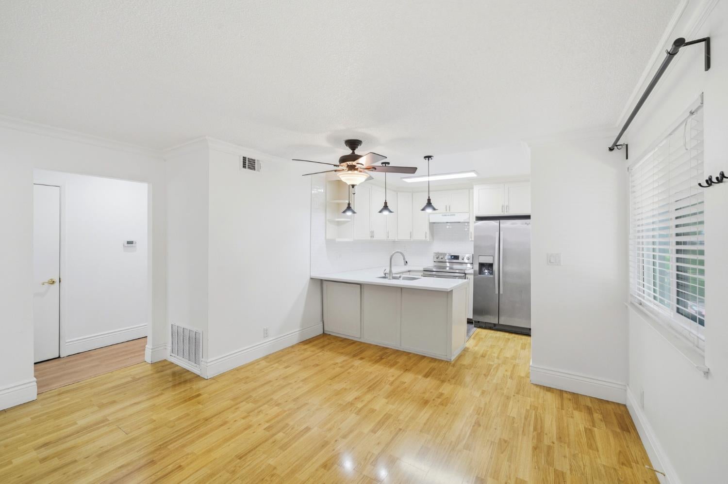 10819 Coloma Road 1