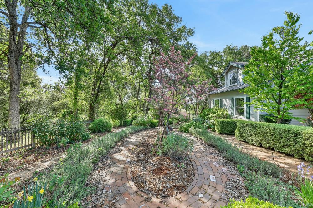 1760 Red Fox Road