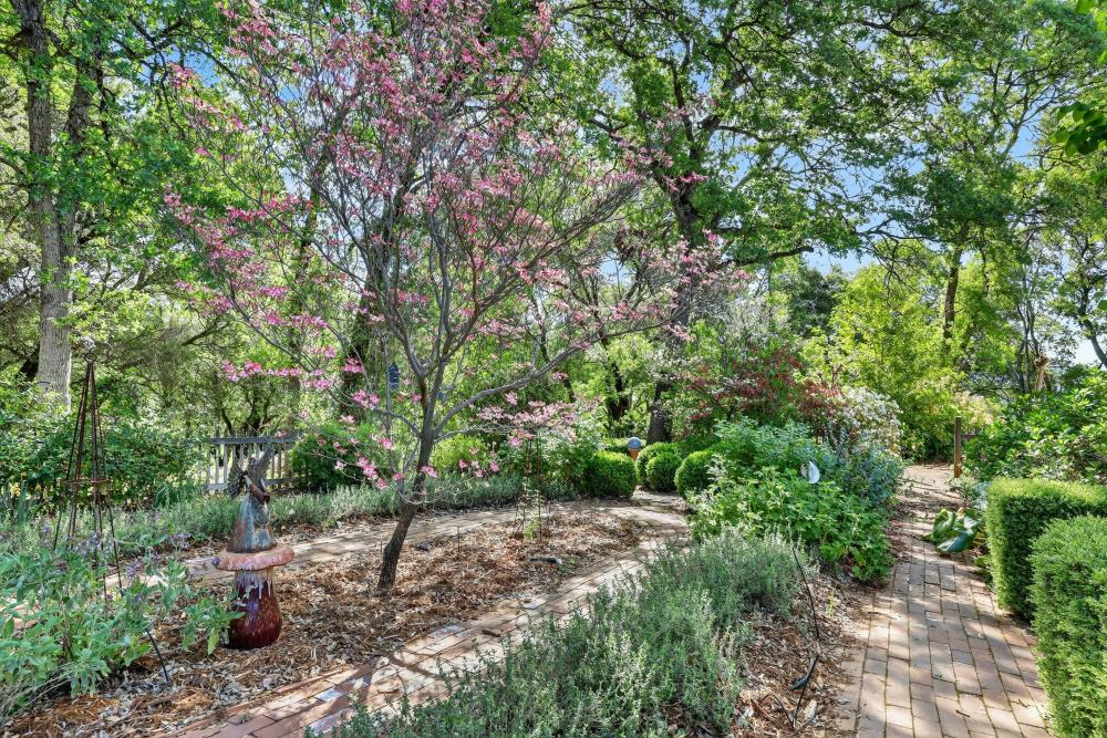 1760 Red Fox Road