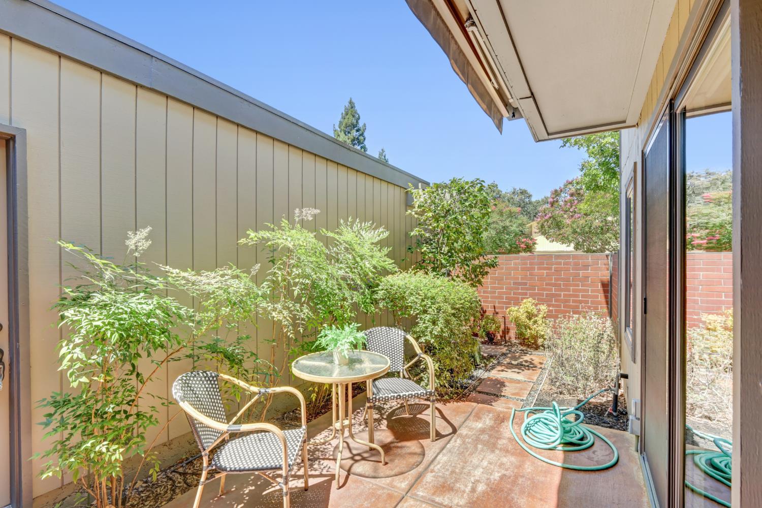 8827 Bluff Lane