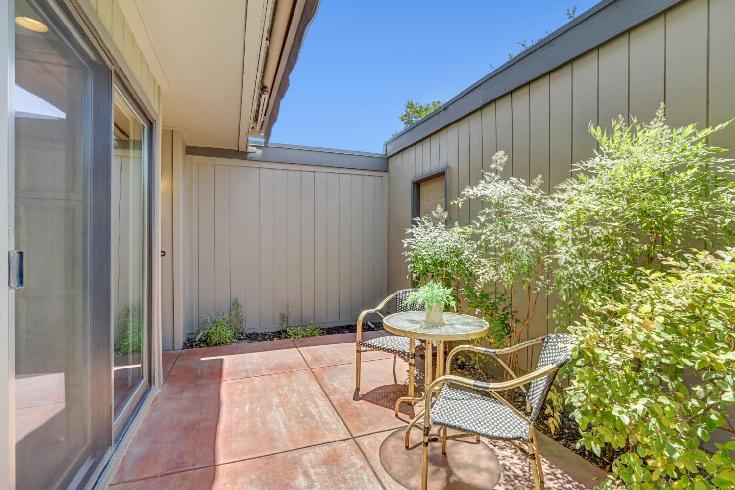 8827 Bluff Lane