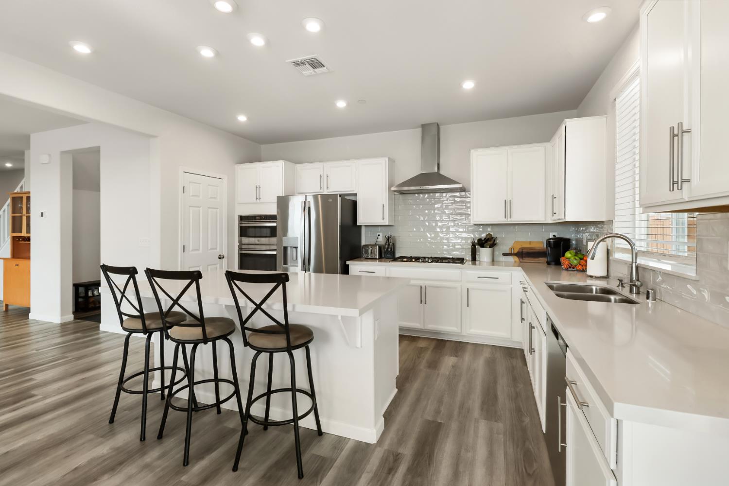 1725 Harry Lorenzo Avenue