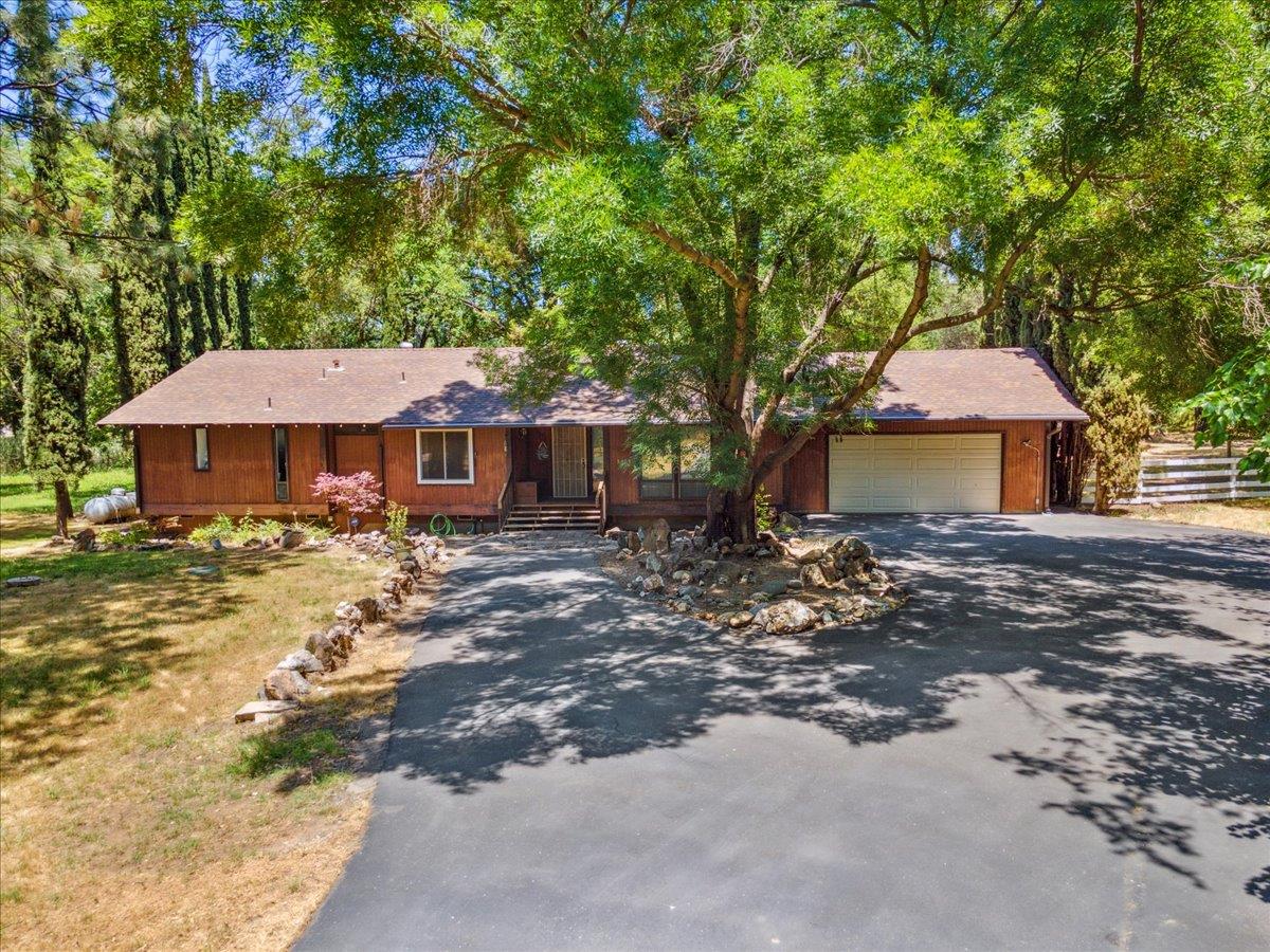 3425 Clayton Lane
