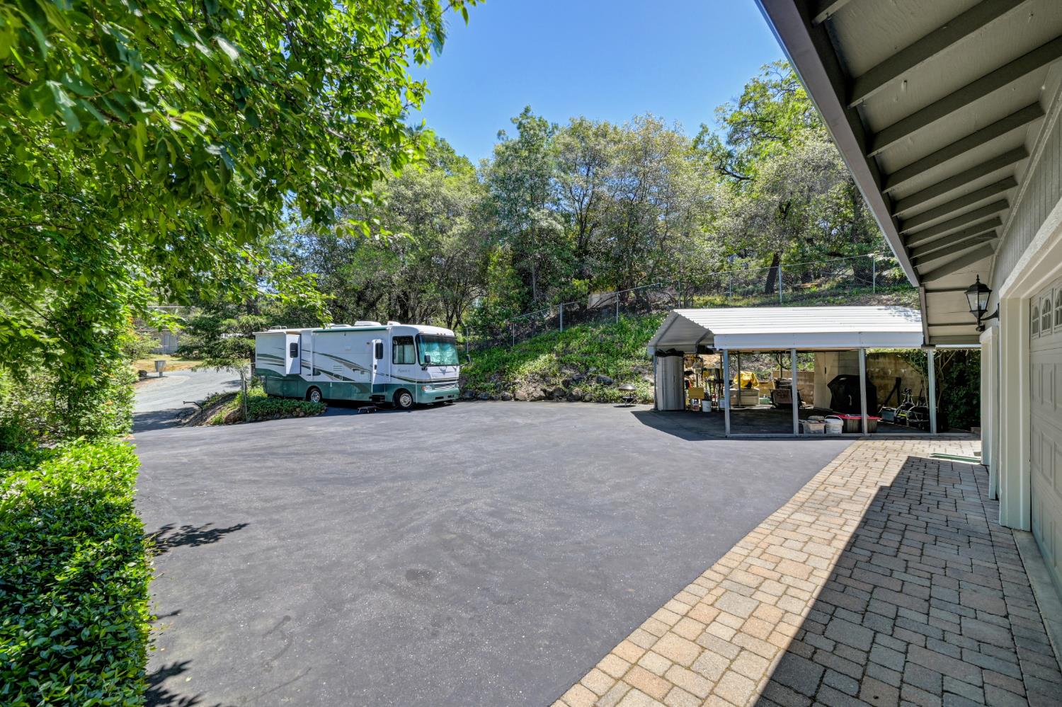 5125 Thomas Drive