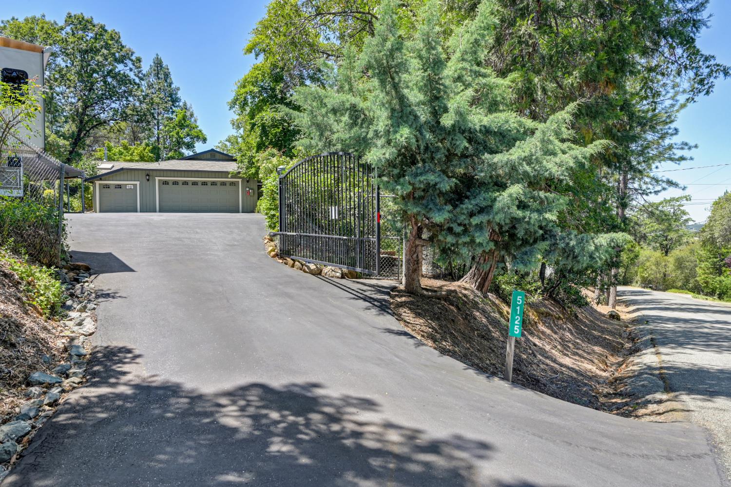 5125 Thomas Drive