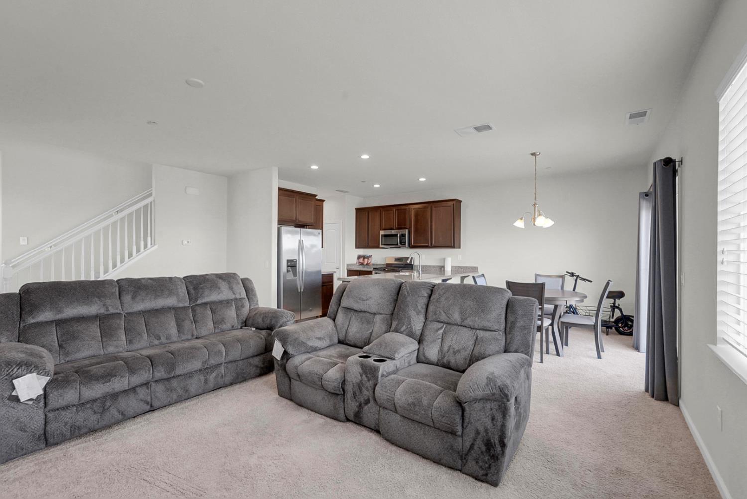 1433 Rosy Dawn Lane