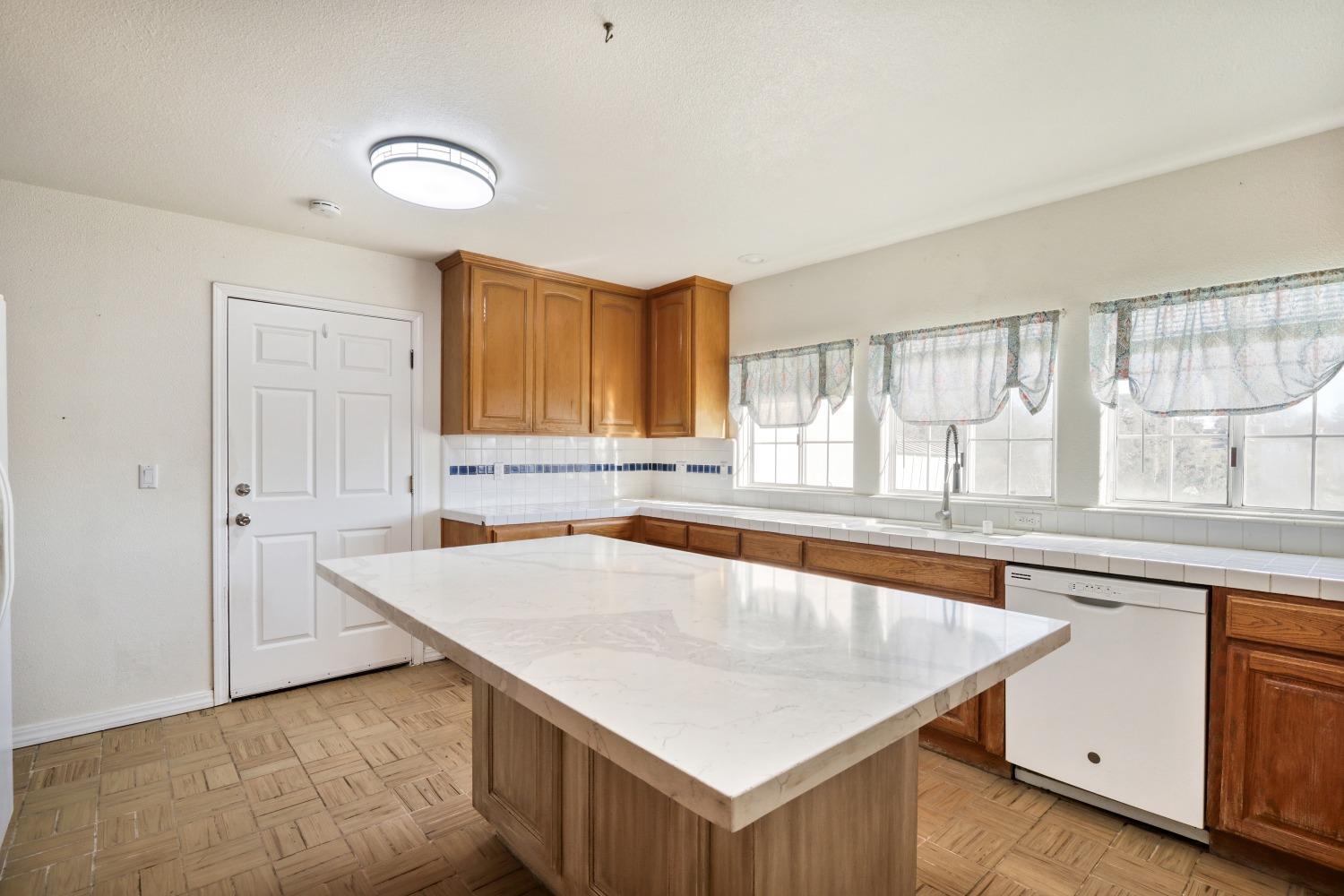 Valley Springs, California 95252, United States, 4 Bedrooms Bedrooms, ,3 BathroomsBathrooms,Residential,Active,14479