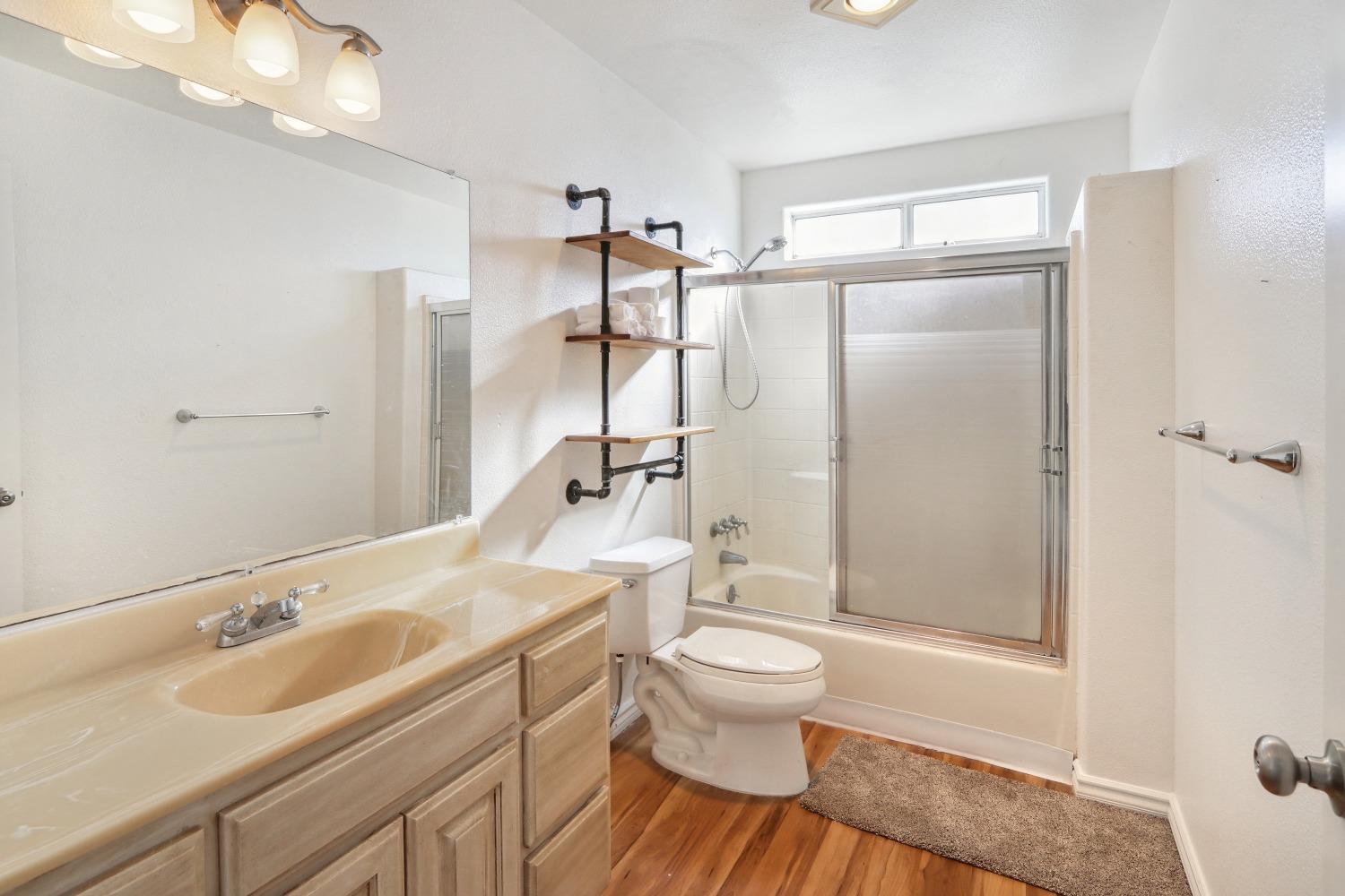 Valley Springs, California 95252, United States, 4 Bedrooms Bedrooms, ,3 BathroomsBathrooms,Residential,Active,14479