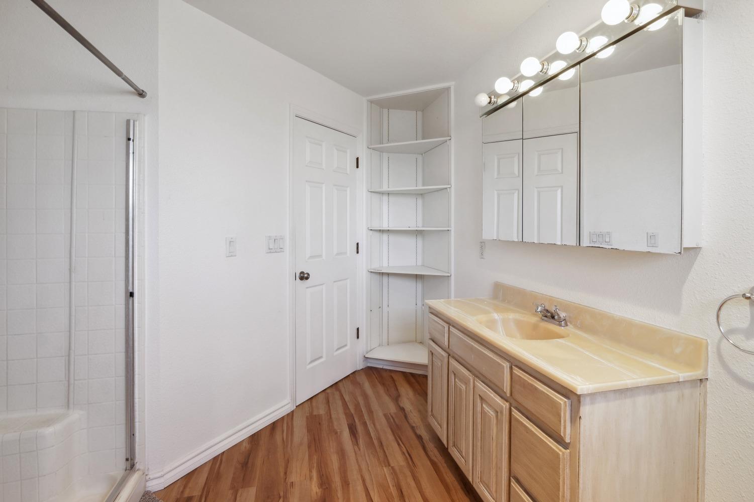 Valley Springs, California 95252, United States, 4 Bedrooms Bedrooms, ,3 BathroomsBathrooms,Residential,Active,14479