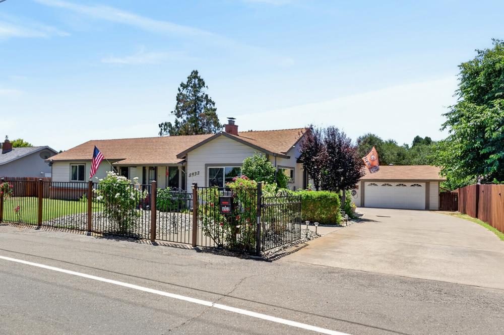 8932 Elm Avenue