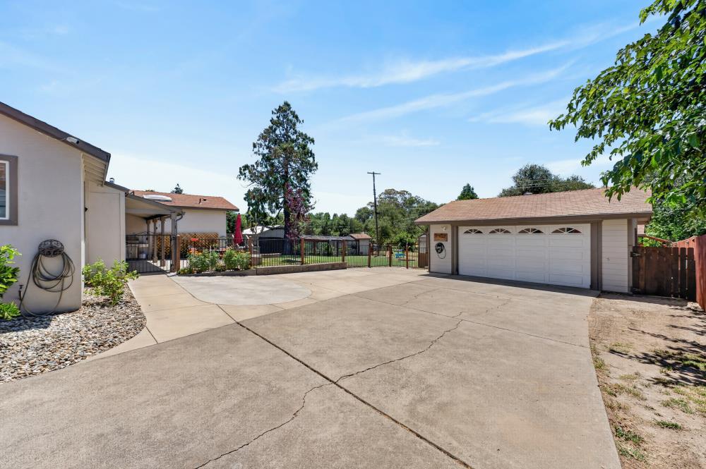 8932 Elm Avenue