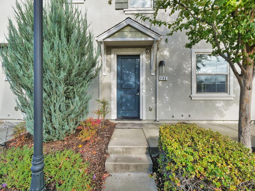 Photo of 493 Tailoff Lane, Sacramento, CA 95818 (MLS # 225146866)