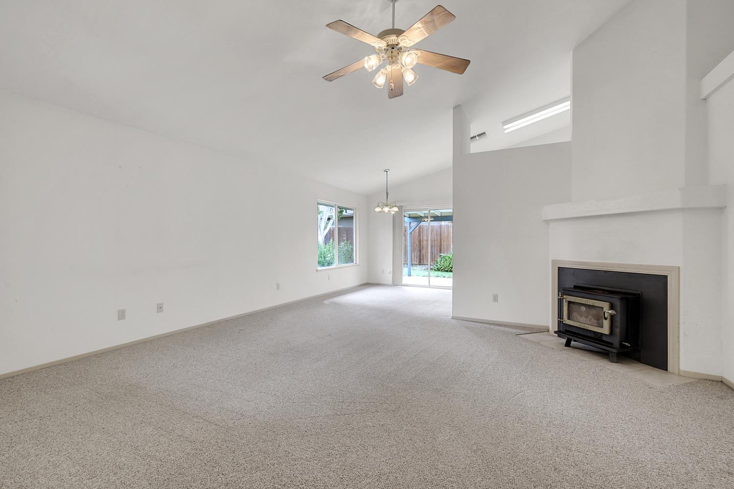 1724 Deerfield Dr