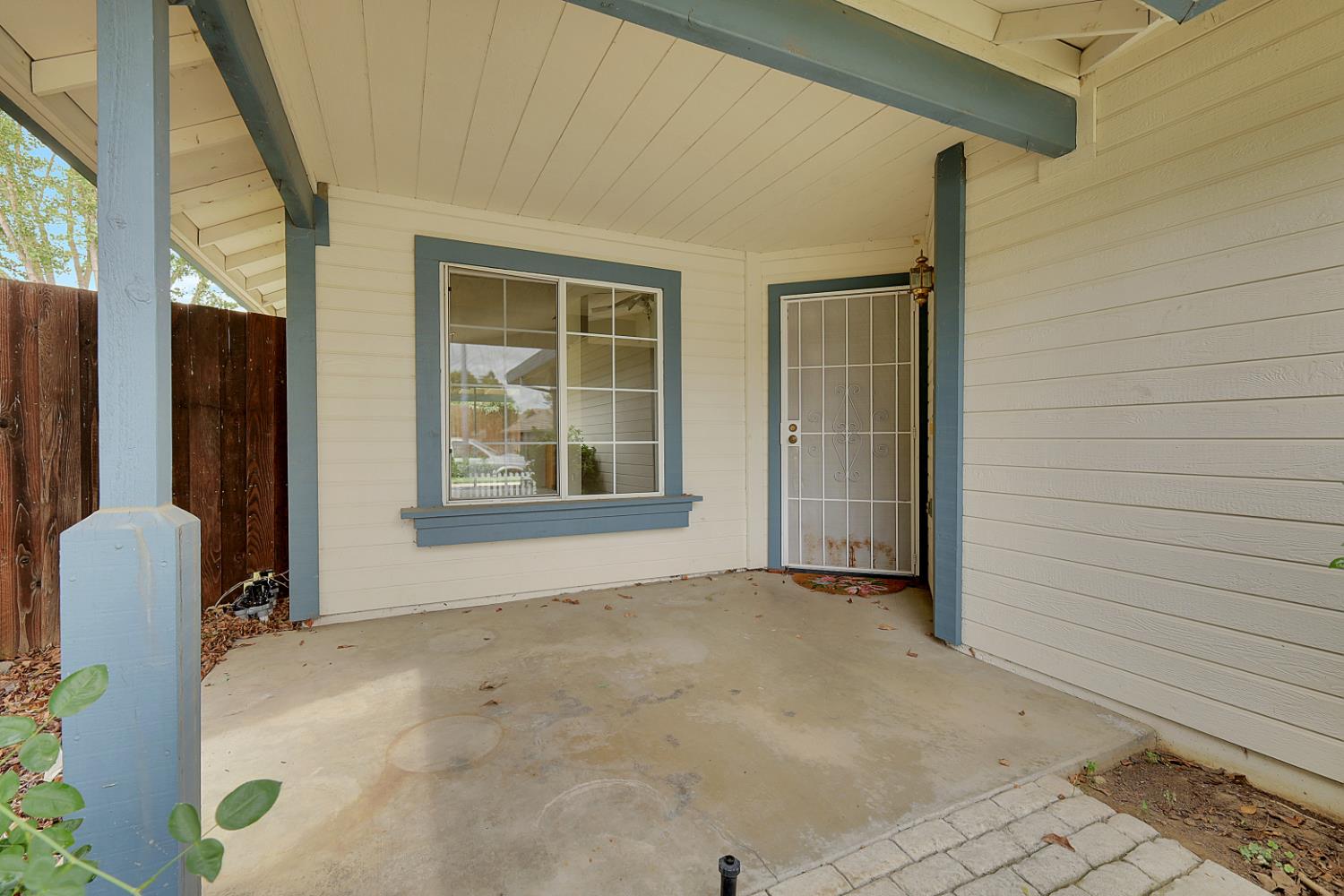 1724 Deerfield Dr