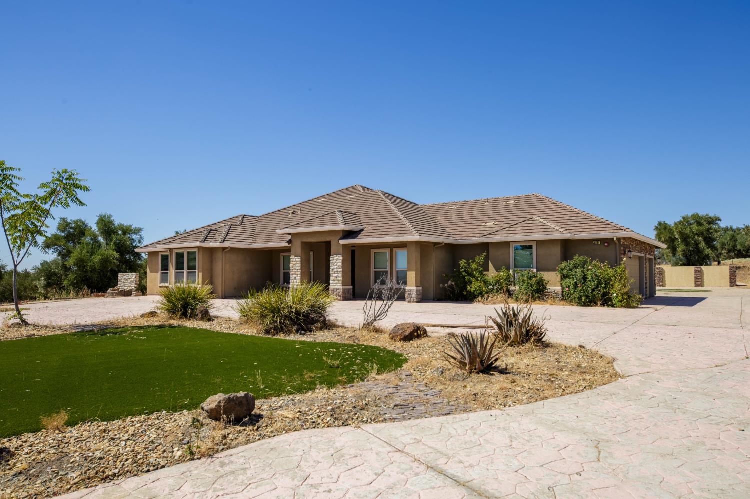 5004 Lake View Road