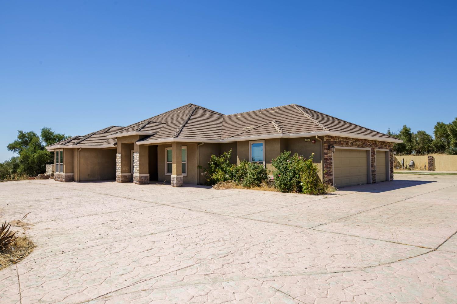 5004 Lake View Road