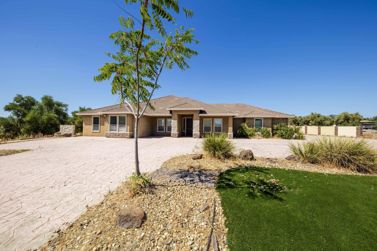 5004 Lake View Road