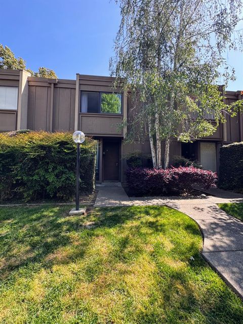 2224 Woodside Lane 5 Sacramento CA 95825